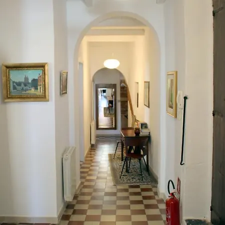 Eleonora & Breakfast 3*