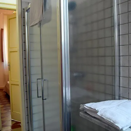 Eleonora & Breakfast Casa de hóspedes 3*