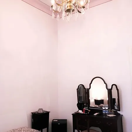 Eleonora & Breakfast Guest house 3*